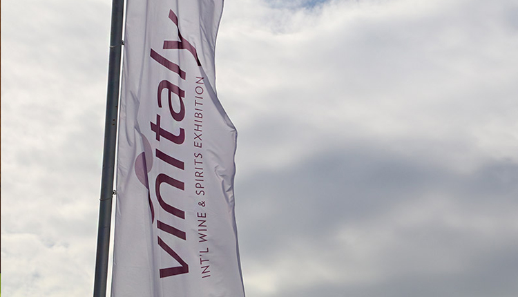 La Calabria protagonista a Vinitaly 2025: un viaggio tra tradizione, innovazione e cultura del vino. La Calabria protagonista a Vinitaly 2025: un viaggio tra tradizione, innovazione e cultura del vino.
